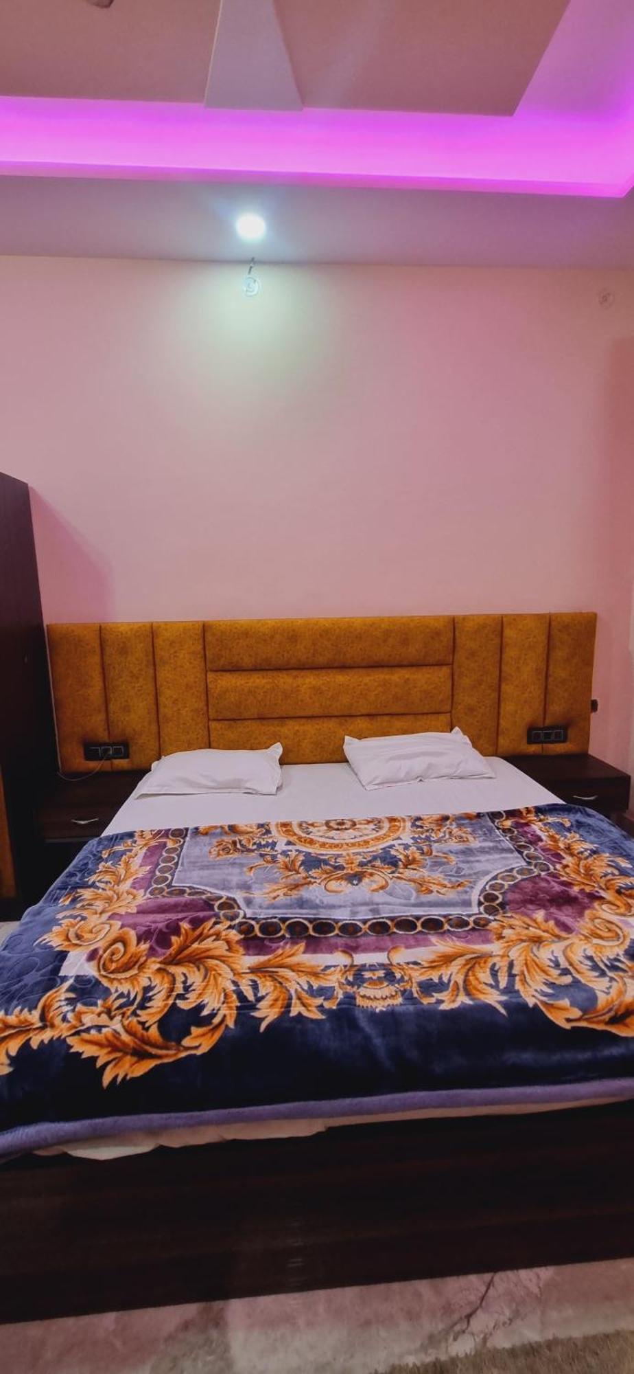 Surya Palace Ayodhya Екстер'єр фото