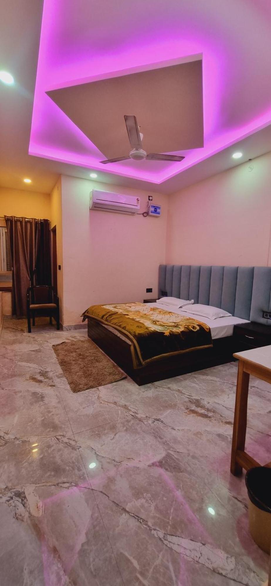 Surya Palace Ayodhya Екстер'єр фото